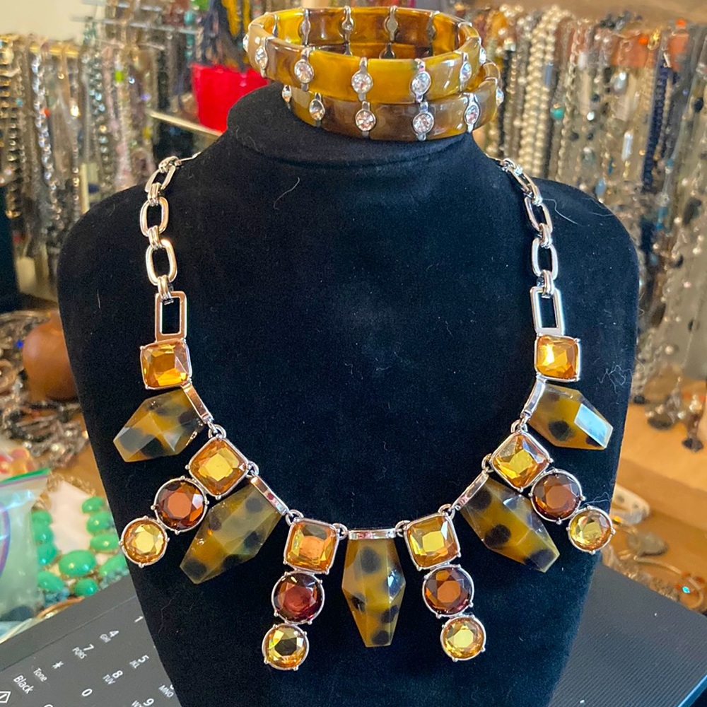 Lia Sophia NWT necklace silver with two bracelets